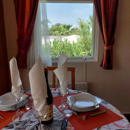 Kompleks wypoczynkowy Oasis Village- 5 Etoiles *